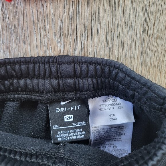 NIKE Baby Just Do It Hooded Tracksuit Black & Red Size 12 Months - Picture 6 of 6